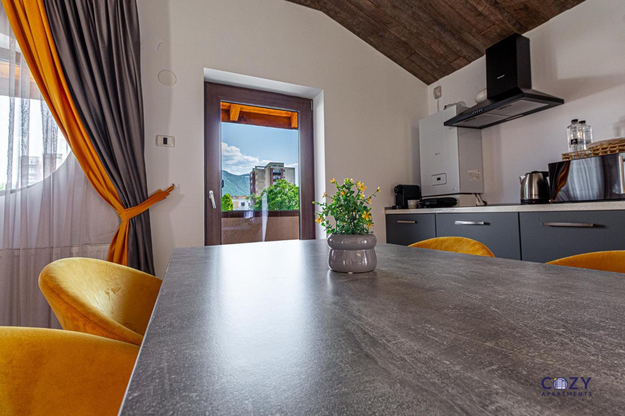 Cozy Brand New Boutique Aparthotel Braşov Extérieur photo