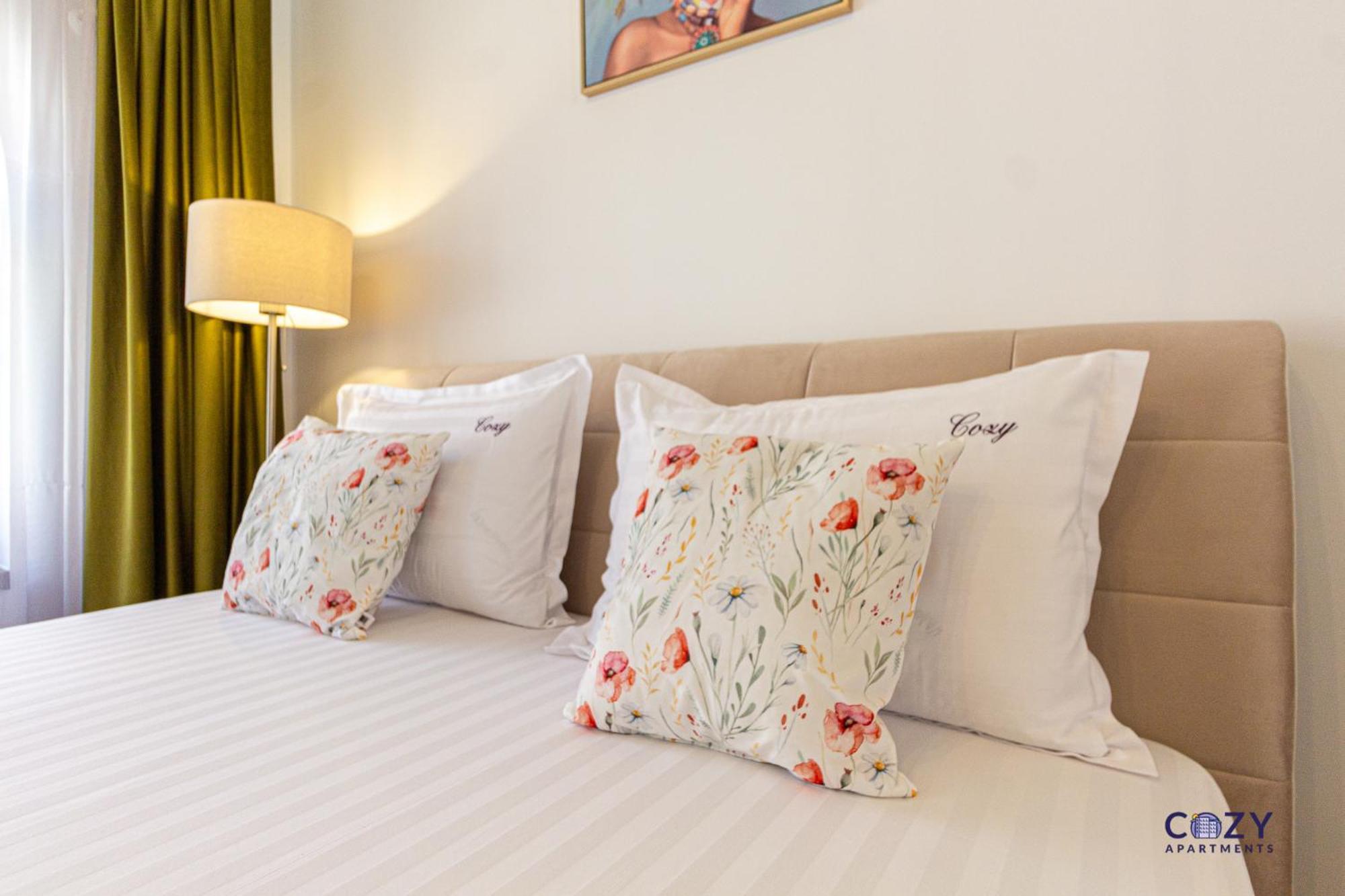 Cozy Brand New Boutique Aparthotel Braşov Extérieur photo