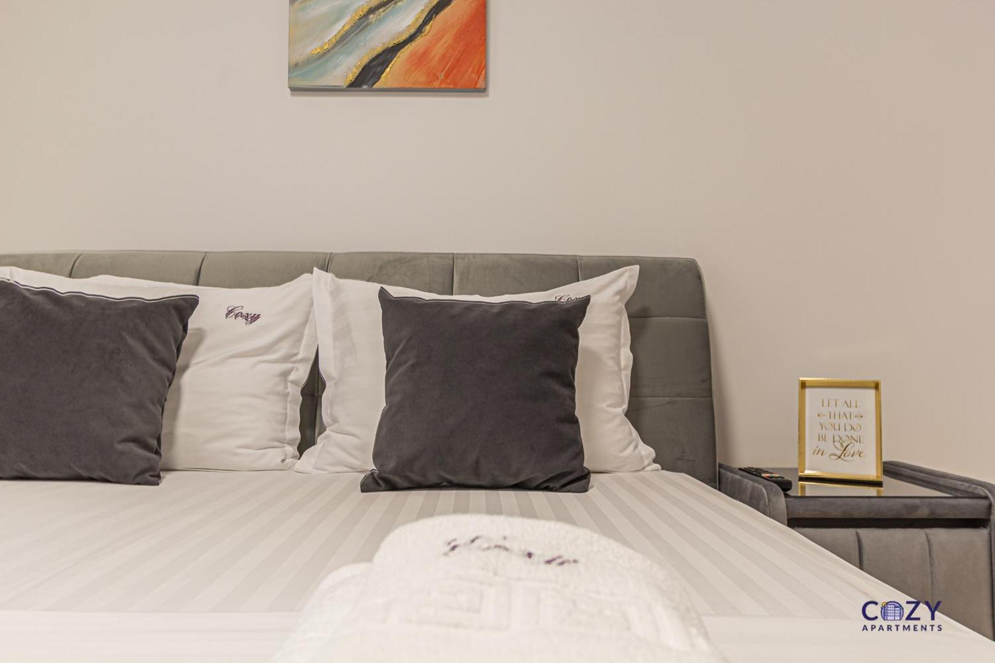 Cozy Brand New Boutique Aparthotel Braşov Extérieur photo